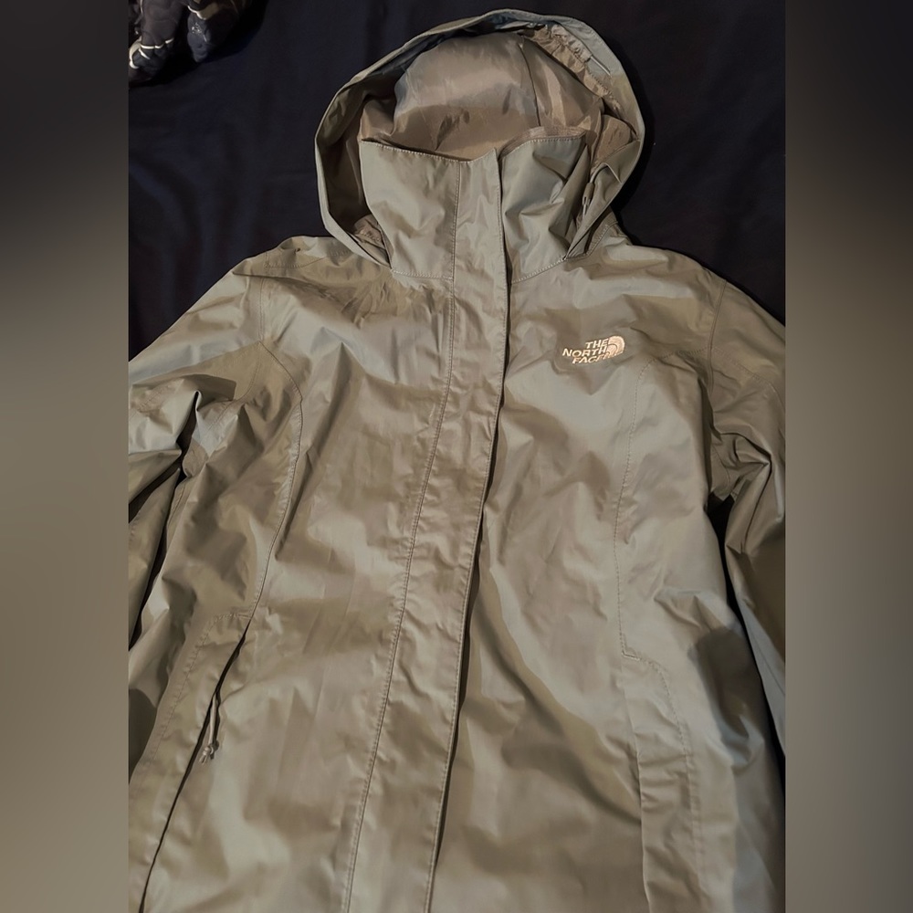 Northface Dryvent Shell Jacket Small - image 2